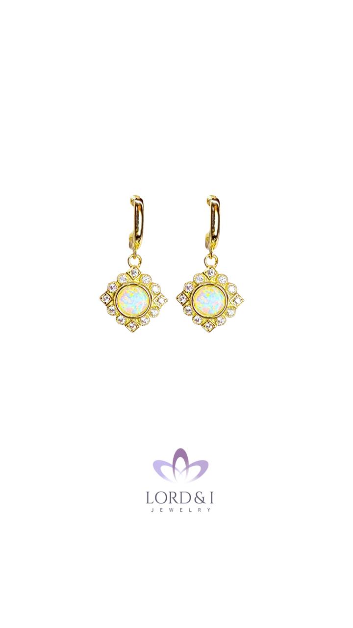 Aretes con gema Ópalo blanco