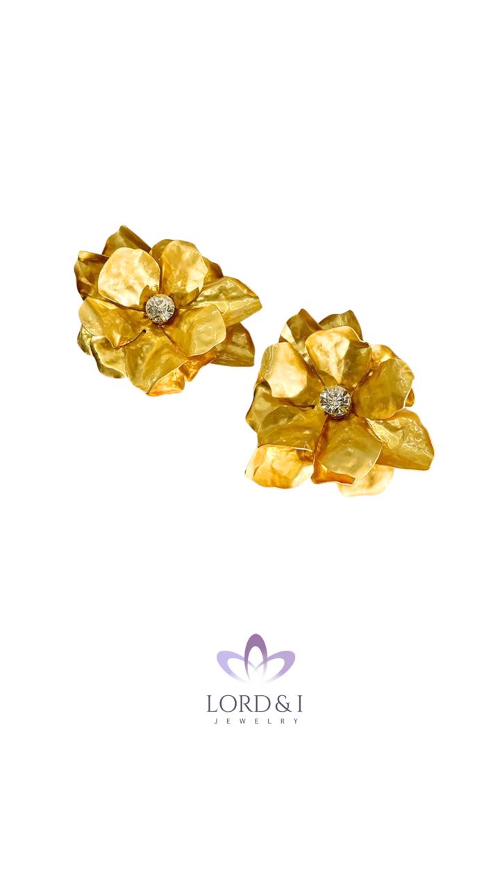 Aretes flores dorado opaco