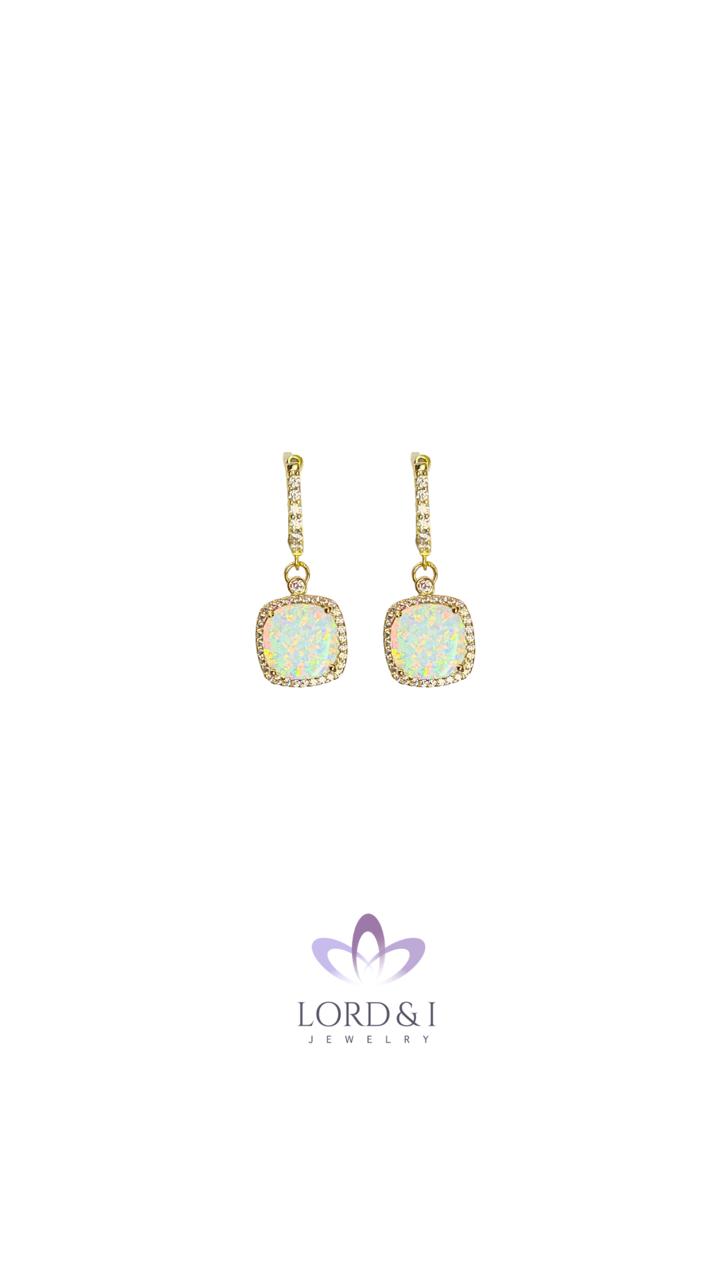 Aretes con gema Ópalo blanco