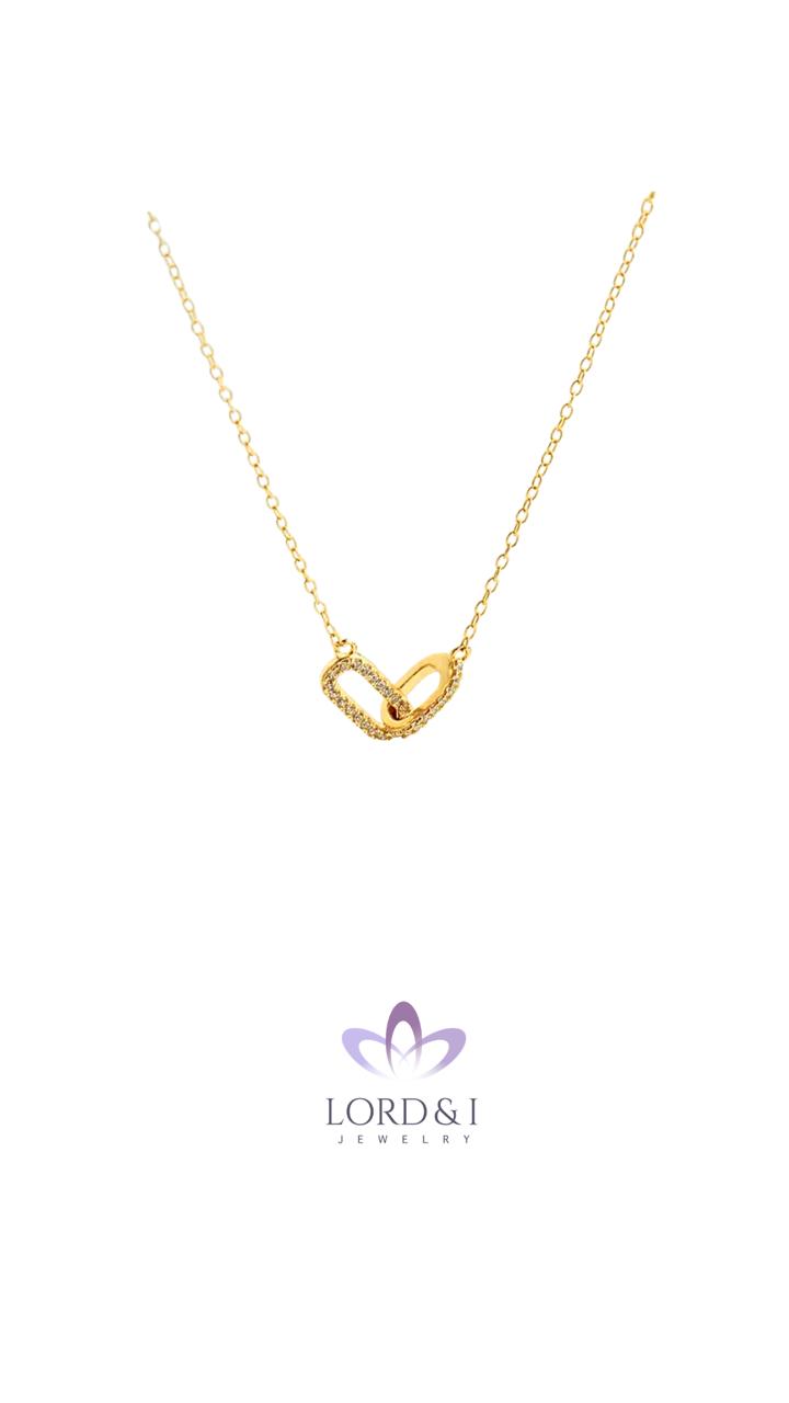 Cadena con ovalos entrelazados