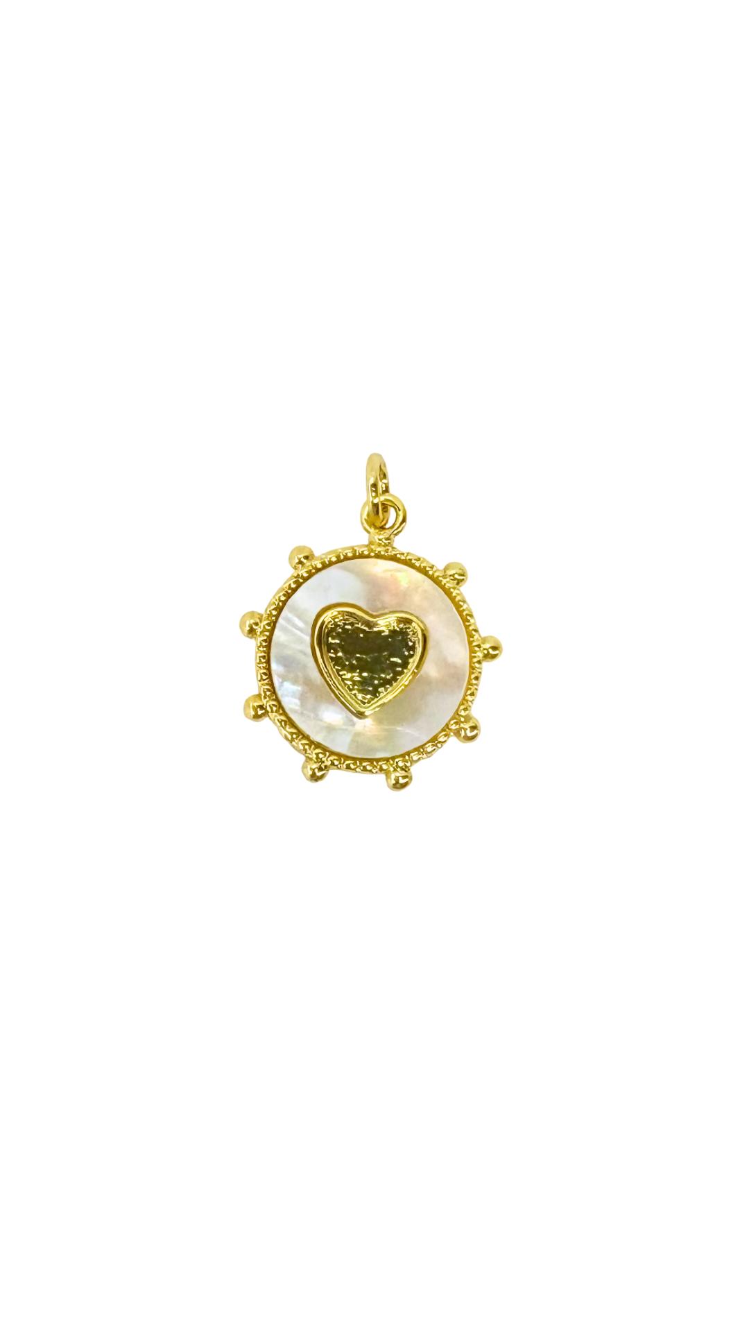 Dije de Madreperla con corazón