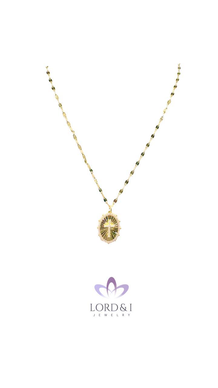 Cadena con dije de cruz