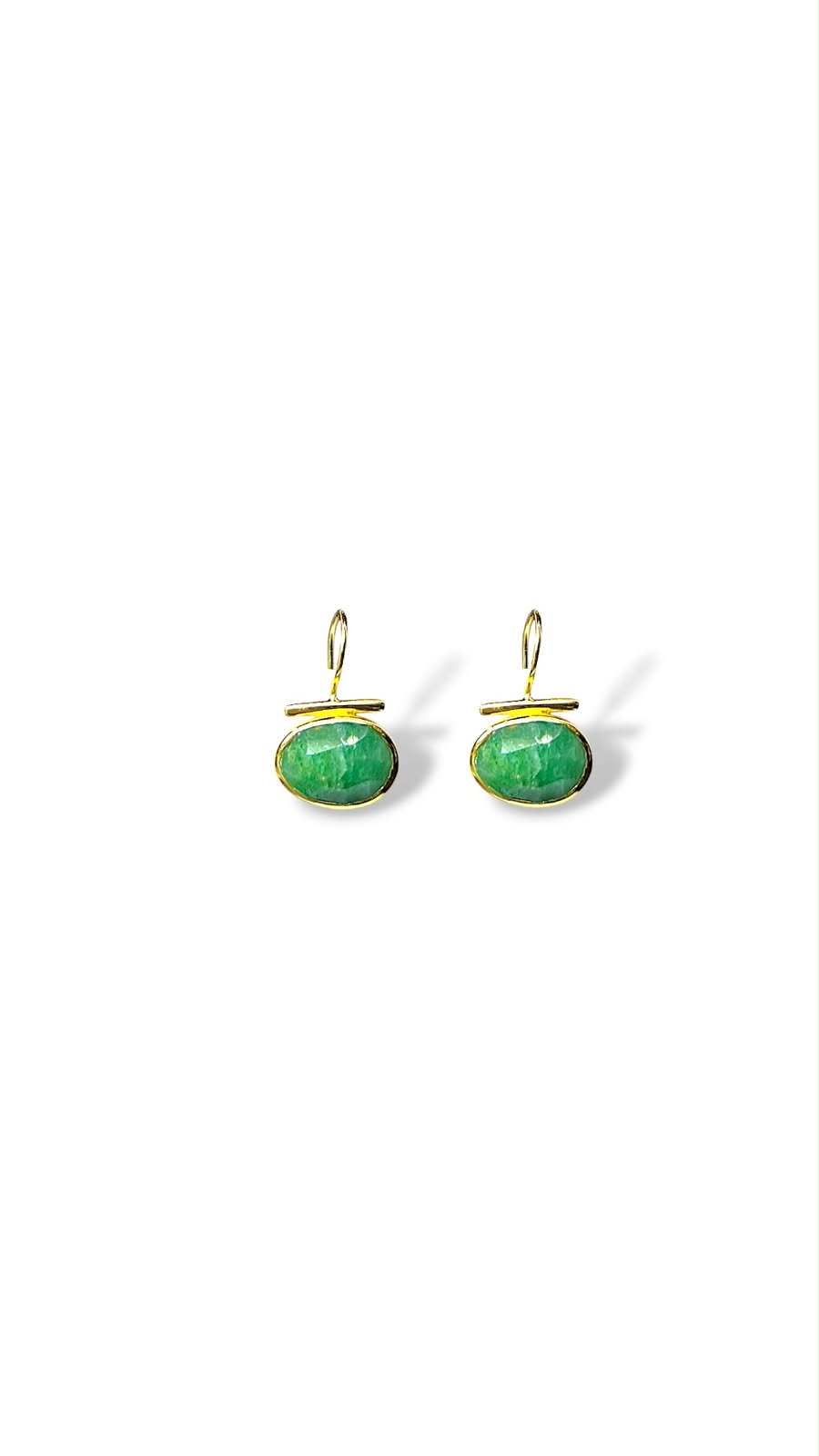 Aretes con gema Ónix verde